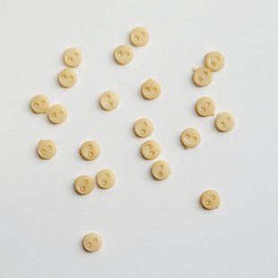 Пуговицы кукольные 4 мм кремовые 2bi-386 фото
